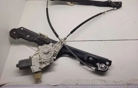 BMW 1 E81 E87 Sliding door window regulator with motor 7067795S 6927021 996624101