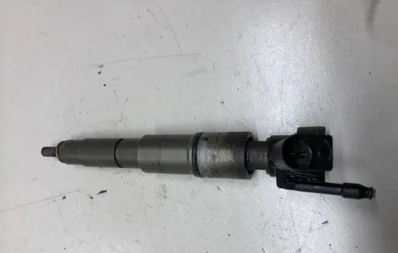 BMW 5 E60 E61 Fuel injector 0445115048