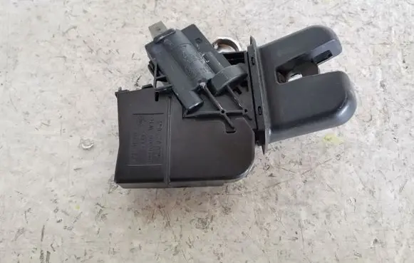 Audi A6 S6 C6 4F Tailgate/trunk/boot lock/catch/latch 4E0827645