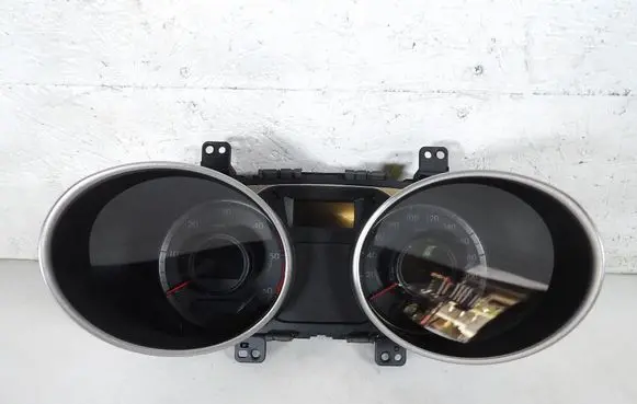 Hyundai ix35 Speedometer (instrument cluster) 94009-2Y500