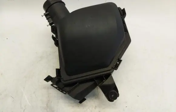 BMW 2 Active Tourer U06 Air filter box 8472015