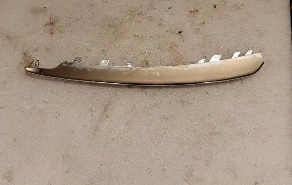 Volvo XC90 Front bumper splitter molding 31383444