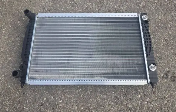 Coolant radiator