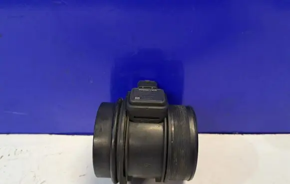 Volvo S40 Mass air flow meter 8670093