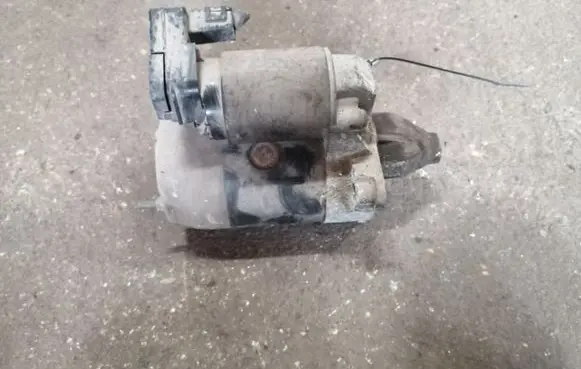 Mazda 323 F Starter motor M3T38882
