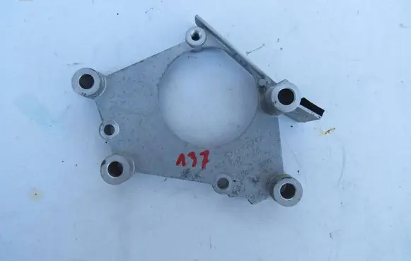Volvo S90, V90 Gearbox mounting bracket 31437575
