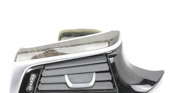BMW 5 G30 G31 Dashboard side air vent grill/cover trim