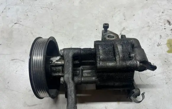 BMW 5 F10 F11 Power steering pump 679866503