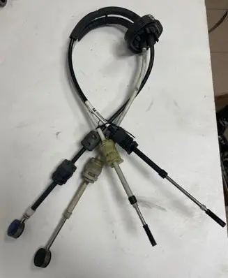 Opel Astra J Gear shift cable linkage 55576410