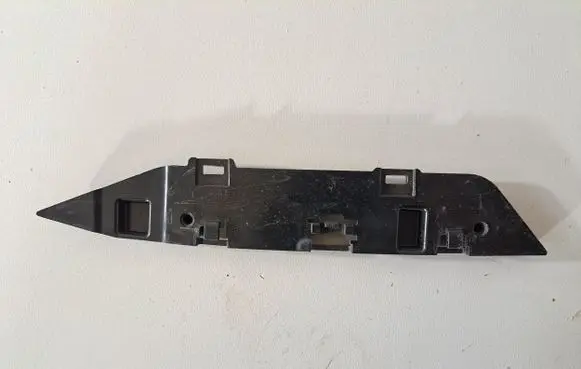 BMW 2 F46 Front bumper mounting bracket 7328679