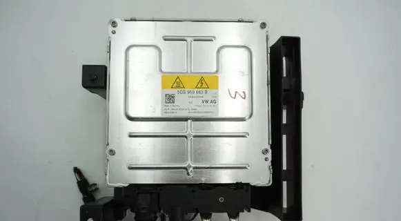Skoda Octavia Mk1 (1U) Voltage converter/converter module 5QS959663B