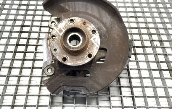 Nissan Qashqai Front wheel hub spindle knuckle