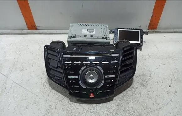 Ford Fiesta Radio/CD/DVD/GPS head unit AM5T18C815XN