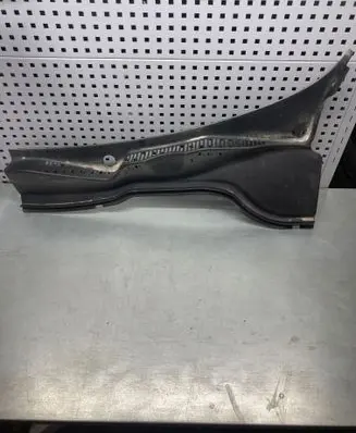 Volkswagen PASSAT B6 Wiper trim 3C1819403B
