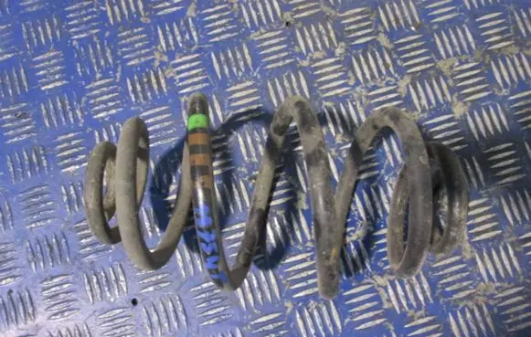 Volkswagen PASSAT B5 Rear coil spring