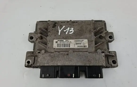 Renault Clio IV Engine control unit/module 8200522357 S120200105A