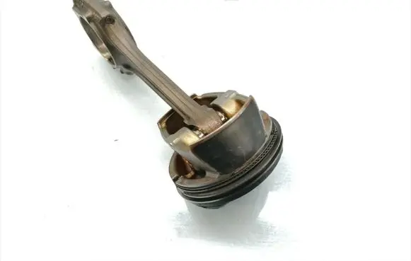 Audi A3 S3 8P Piston with connecting rod BLR