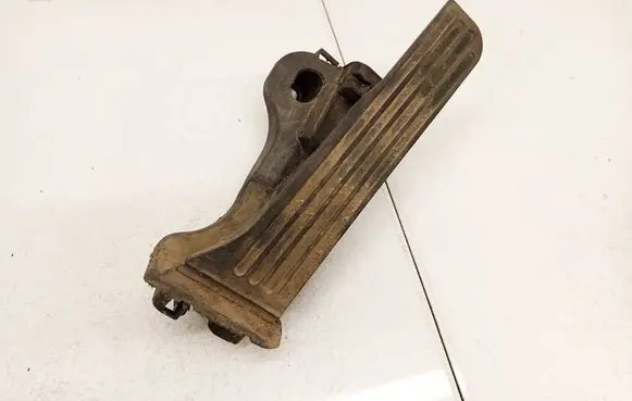 Volkswagen PASSAT B6 Accelerator throttle pedal 1K1721503L
