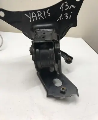 Toyota Yaris Engine mount bracket AVA3124