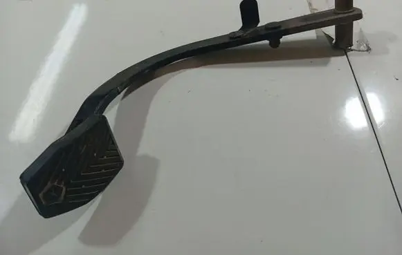 Chrysler Voyager Brake pedal 3803385
