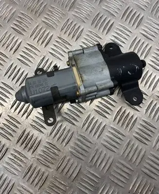 Chrysler Voyager Sliding door motor 7746804601 U107245