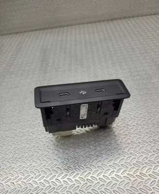 Mercedes-Benz A W177 USB socket connector A2478207502