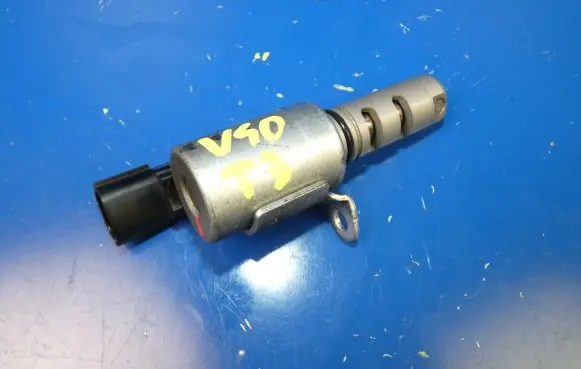 Volvo V40 Camshaft vanos timing valve 4M5G-6L715-AE 0530