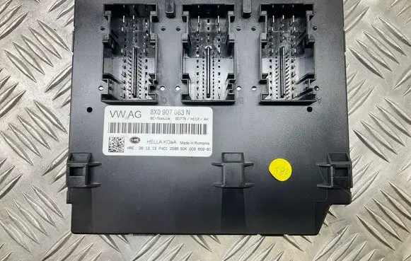 Audi Q3 8U Comfort/convenience module 8X0907063N
