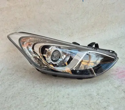 Hyundai i30 Headlight/headlamp 92102A6110 92102A6100