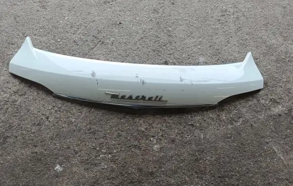 Maserati Levante Tailgate/boot cover trim set 670042733 1268