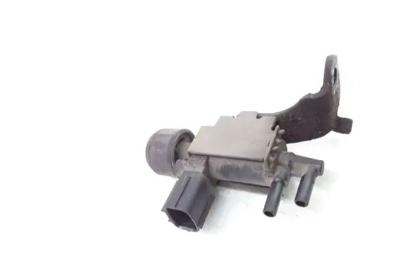 Vacuum valve