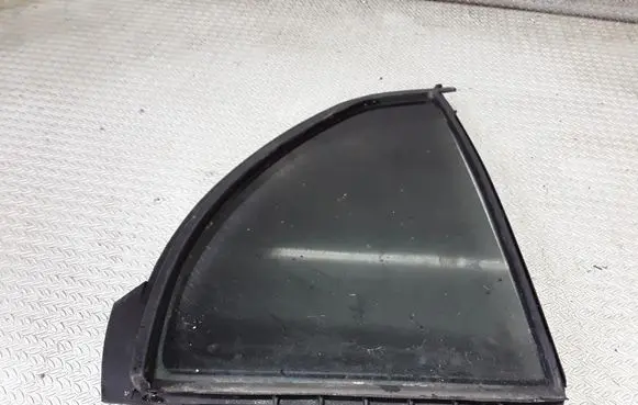 Toyota Yaris Rear vent window glass 