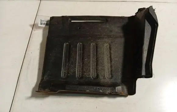 Toyota Yaris Engine splash shield/under tray 514440D010