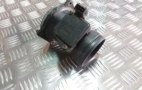Audi A4 S4 B5 8D Mass air flow meter 058133471
