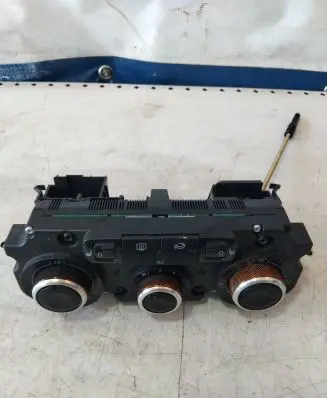 Volkswagen Golf V Climate control unit