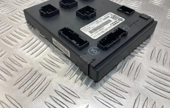 Volkswagen Touareg II Central body control module 4H0907063 4H0907063CD