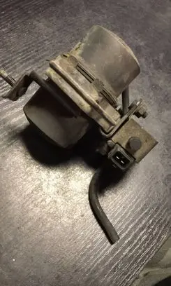 Vacuum air tank