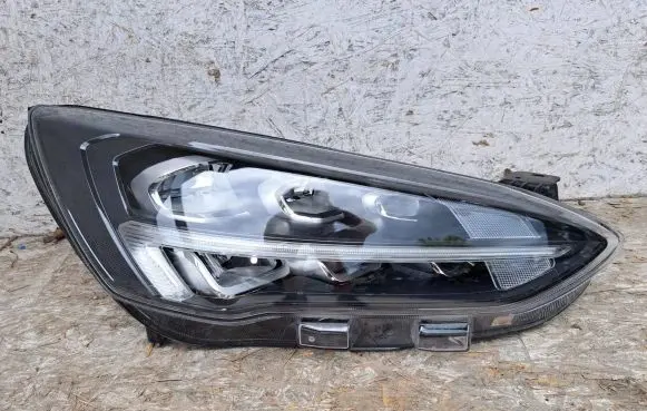Ford Focus Headlight/headlamp JX7B13E014CE JX7B13E015CE
