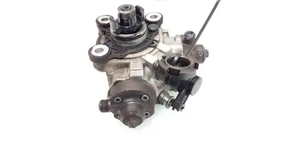 Volvo V60 Fuel injection high pressure pump 31272896 0445010618