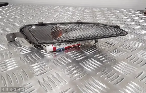 Opel Astra J Front indicator light 13367143