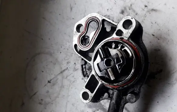 Suzuki Grand Vitara I Vacuum pump