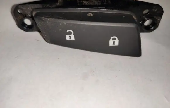 Chevrolet Orlando Central locking switch button 96936168