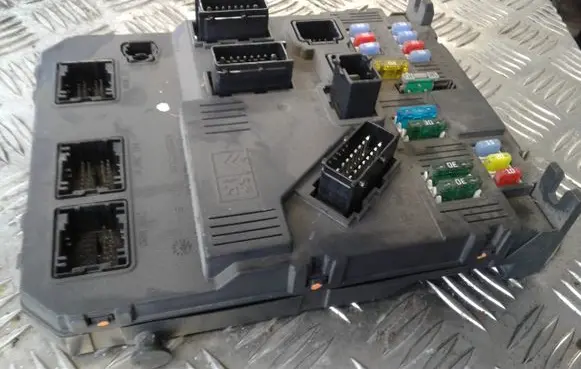 Peugeot 407 Comfort/convenience module 9662463380
