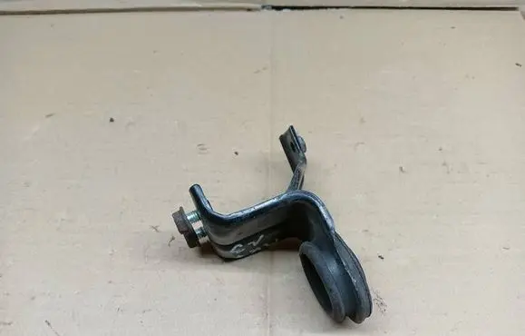 Suzuki Swift II Radiator mount bracket 