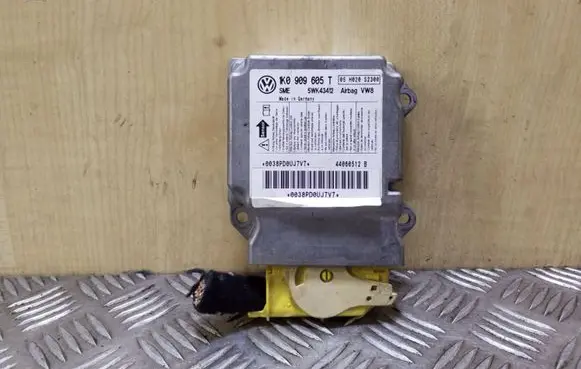 Volkswagen Jetta V Airbag control unit/module 1K0090605T 5WK43412