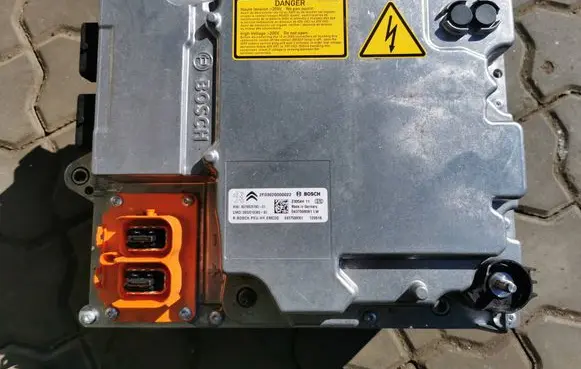 Peugeot 508 Voltage converter inverter 9802516380 2F0302000 9678825780