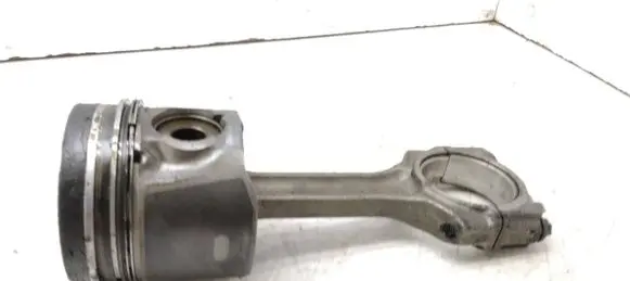 Citroen C5 Piston with connecting rod 