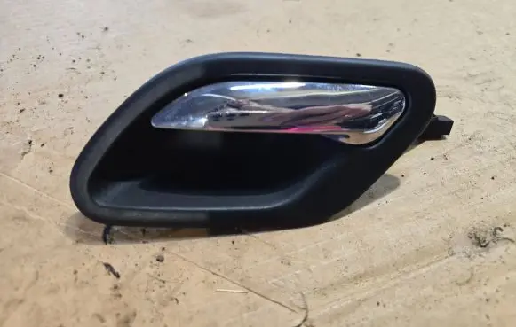 BMW 5 E39 Front door interior handle 8226049