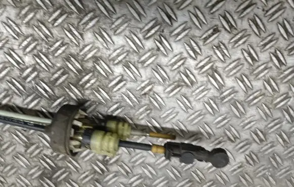 Opel Astra G Gear shift cable linkage 90578381DE45R