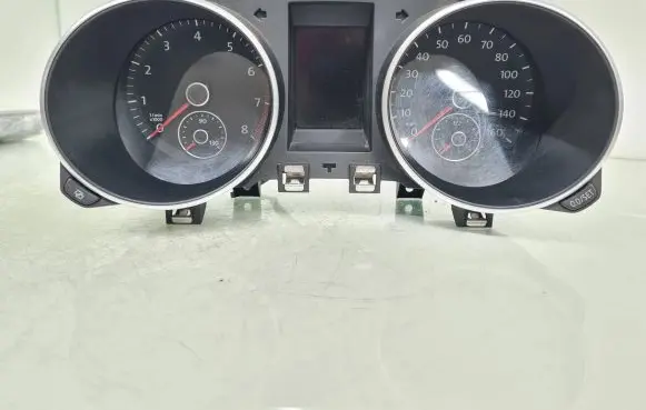 Volkswagen Golf VI Speedometer (instrument cluster) 5K0920971